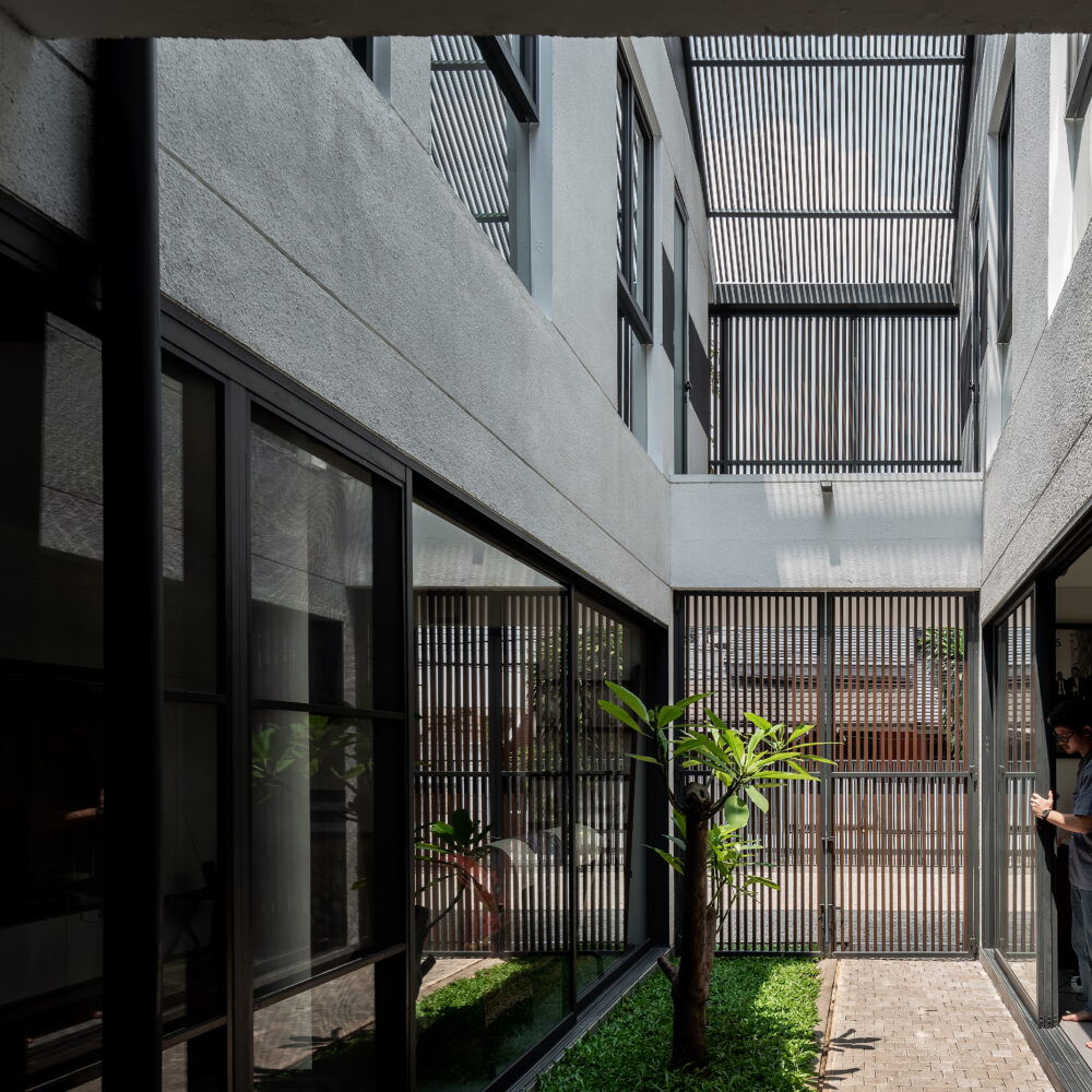 AGo Architects_Twin House Ciomas_007