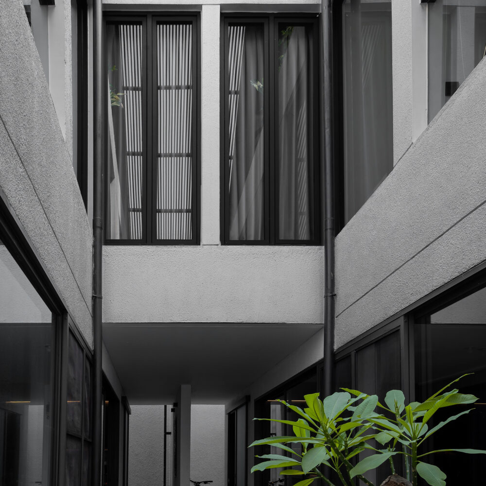AGo Architects_Twin House Ciomas_010